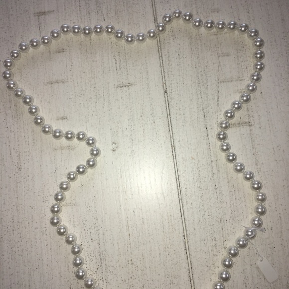 Faux Pearls - Picture 5 of 5